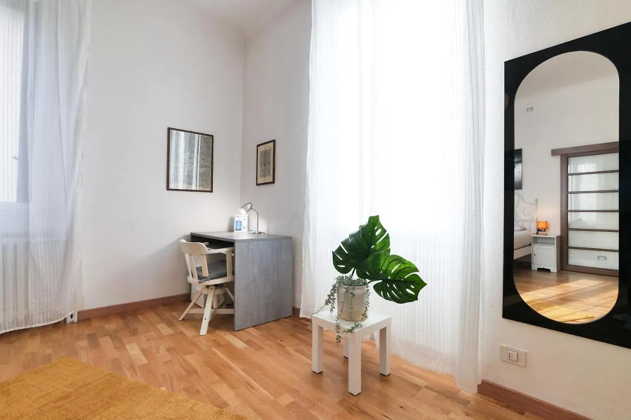 Apartament Primopiano - Tibaldi Mediolan