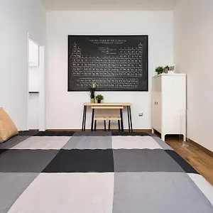 Apartament Sebino 17 - Monolocale Cool, Mediolan